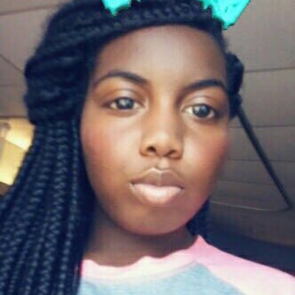 Meet your Posher, Gabrielle - Picture 1 of 1